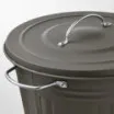 Szare wiadro na popiół